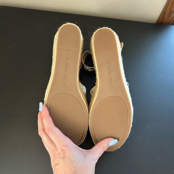 Nine West Women's Snakeskin Wedge Sandals Size 9 NWOT - Picture 9 of 9